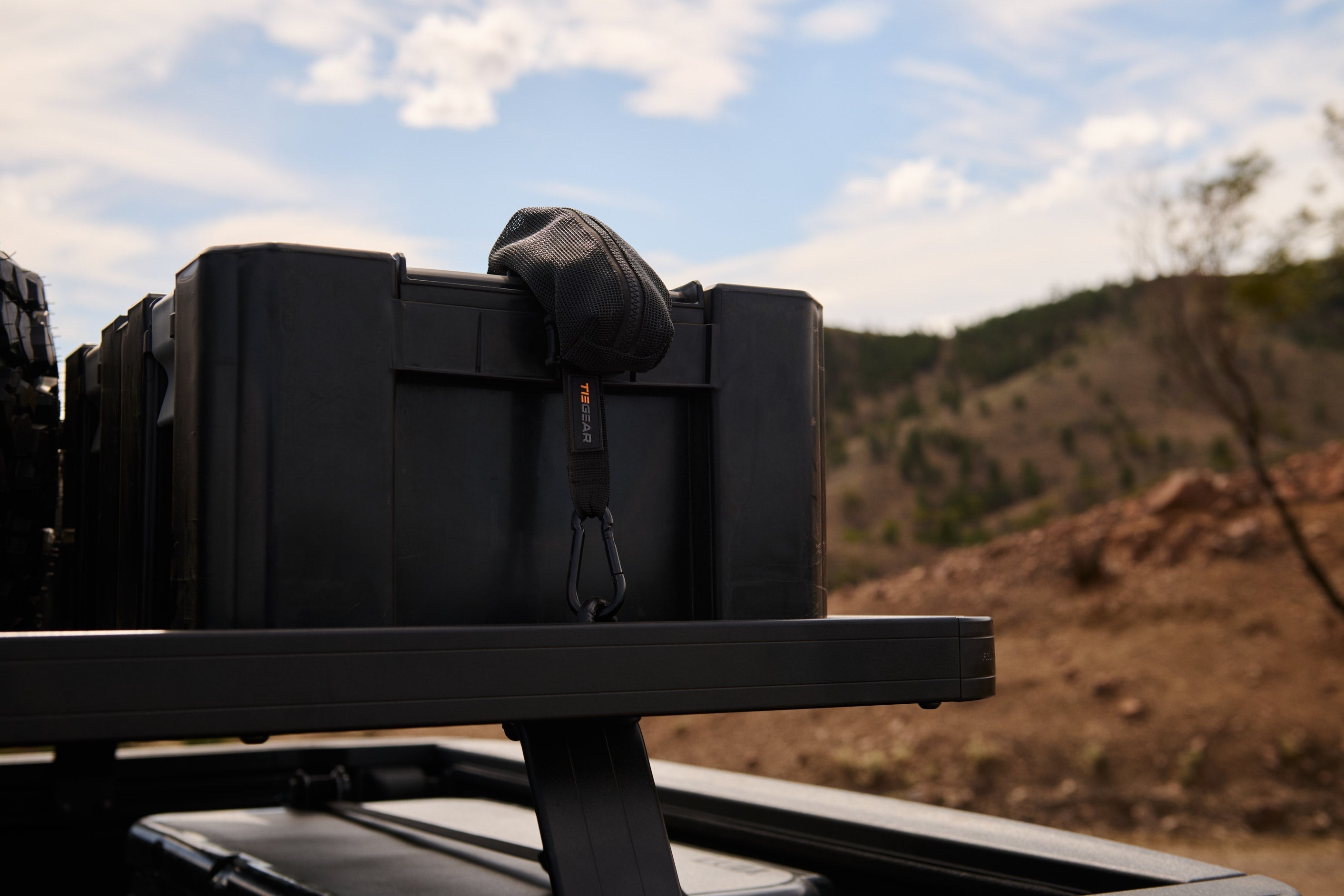 How to Tie Down a Load on a Roof Rack: Tips & Tricks